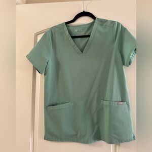 Figs scrub set. Small top medium bottom. Great condition. No stains